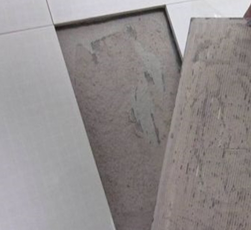 管城瓷砖空鼓维修公司分享瓷砖铺贴时如果打浆（即涂抹在瓷砖背面和基层上的砂浆或瓷砖胶）过少，会带来以下问题